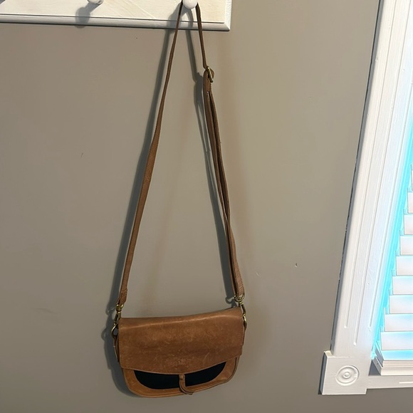 Saddle Crossbody in Oiled Caramel and Black - Picture 2 of 6
